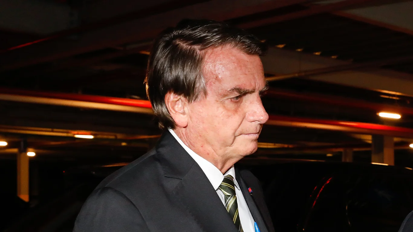 Mais férias: Bolsonaro é orientado a prolongar período nos EUA após episódio das joias