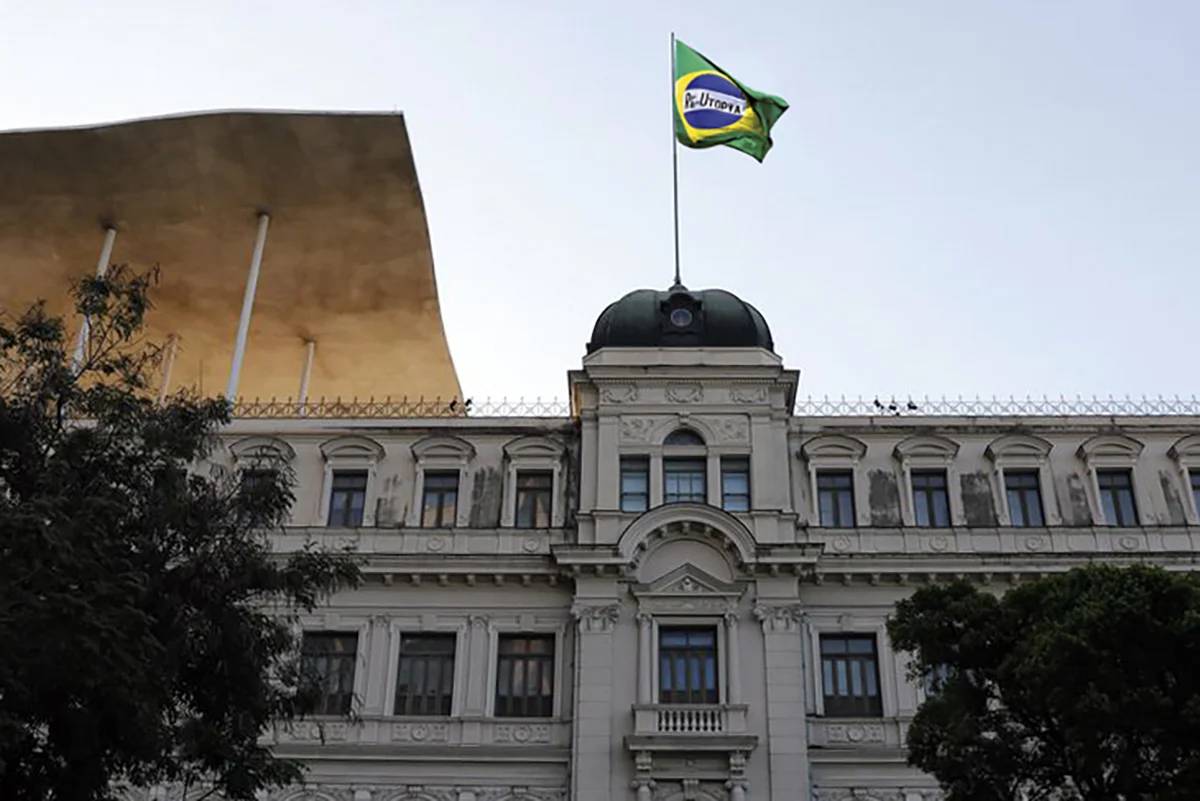 Artista goiano é finalista em concurso para nova bandeira do Museu de Arte do Rio; ajude votando