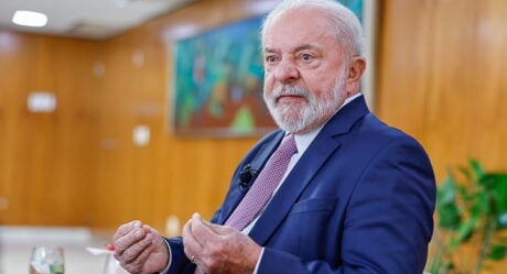 “Só quem concorda com juros altos é o sistema financeiro”, afirma Lula sobre a taxa de 13,75%