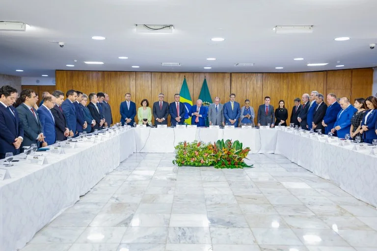 Após ataque em Blumenau, governo anuncia investimento de R$ 150 milhões para combate à violência nas escolas