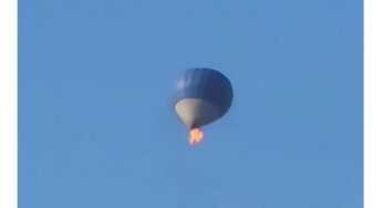 Balao de ar quente pega fogo e mata casal, no México; veja vídeo