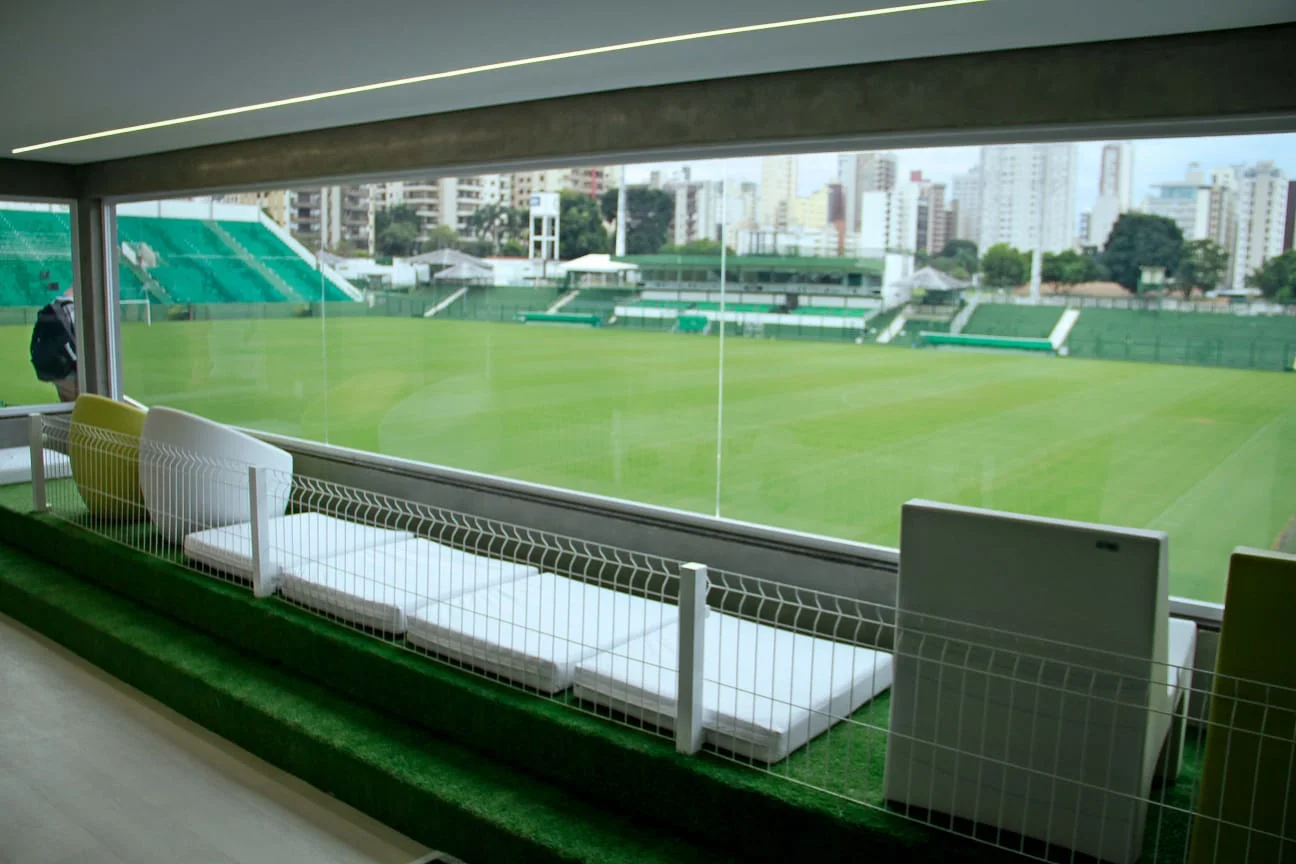 Goiás Esporte Clube | Inaugurado camarote para pessoas com autismo e TDAH no Estádio Hailé Pinheiro 