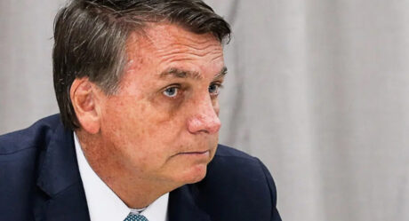 Celular de Bolsonaro é apreendido e PF diz que carteira de vacinação do ex-presidente foi adulterada