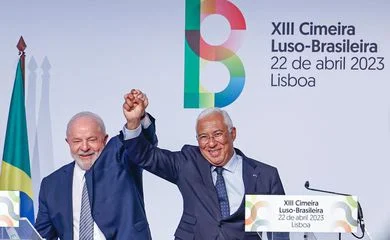 Lula anuncia abertura de escritório da Apex e assina 13 acordos em Portugal