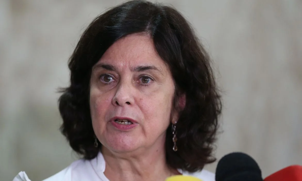 Brasil e Portugal querem se preparar em conjunto para novas epidemias, diz ministra