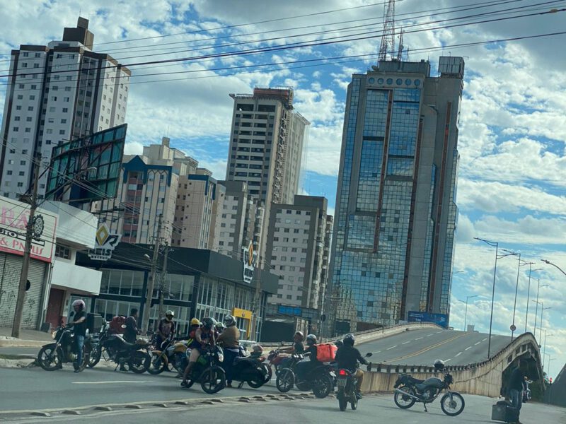 Motociclistas de aplicativo fazem manifestação na T-63. Foto: Reprodução