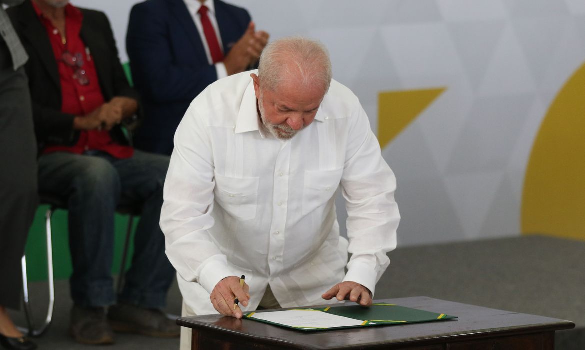 Lula sanciona aumento aos serviddores federais. Foto: José Cruz/Agência Brasil