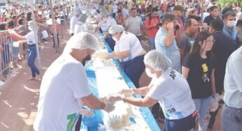 Aparecida comemora aniversário com tradicional bolo de 101 metros de extensão servido à população