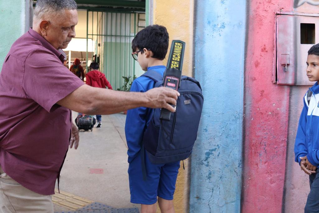 Escolas e CMEIs de Goiânia iniciam o uso de detectores portáteis de metais a partir desta terça-feira (2)