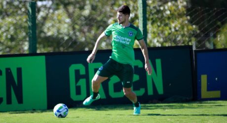 Atlético-GO tenta a contratação de lateral do Goiás