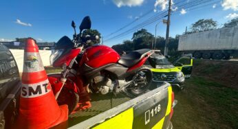 Motocicleta que acumulava mais de R$ 260 mil em multas é apreendida em Senador Canedo