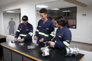 Com investimento de R$ 850 mil, Brasif Máquinas investe em Centro de Treinamento Técnico em Goiânia para formar jovens mecânicos (Foto divulgação).