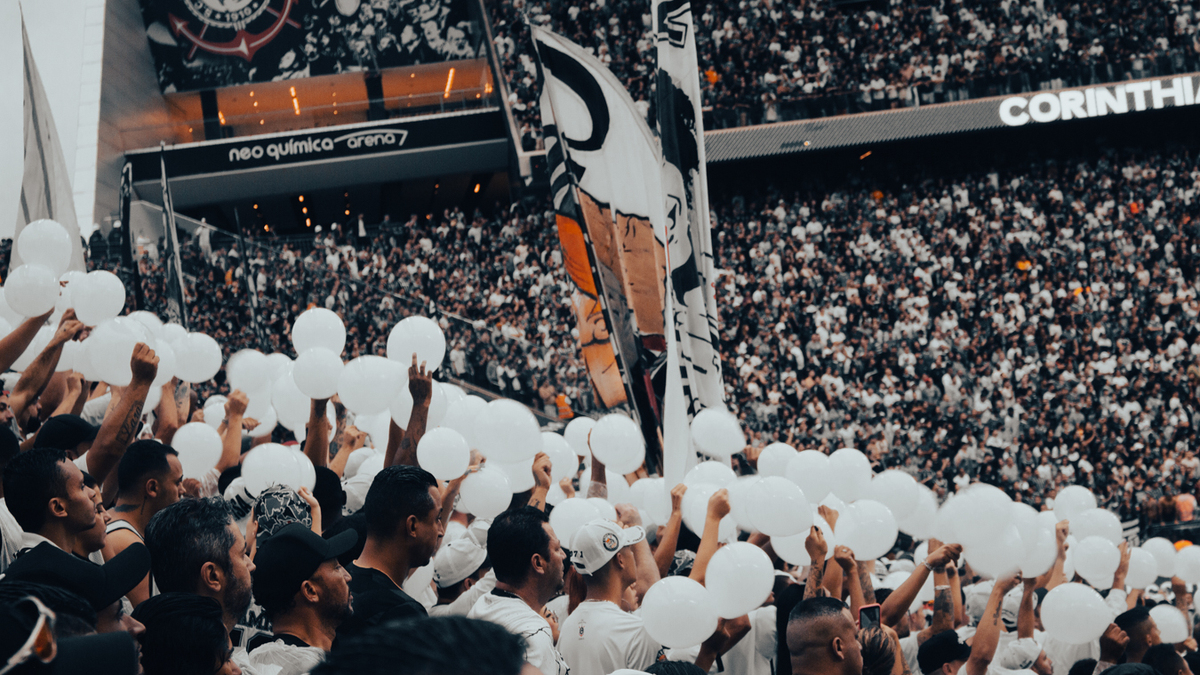 Corinthians é punido por gritos homofóbicos da torcida e pode ter prejuízo de R$ 2 milhões