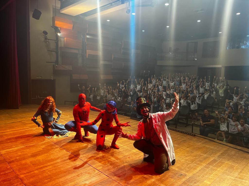 Espetáculo musical infantil "Homem-Aranha e as Aventuras do Multiverso (Foto AM Produções).