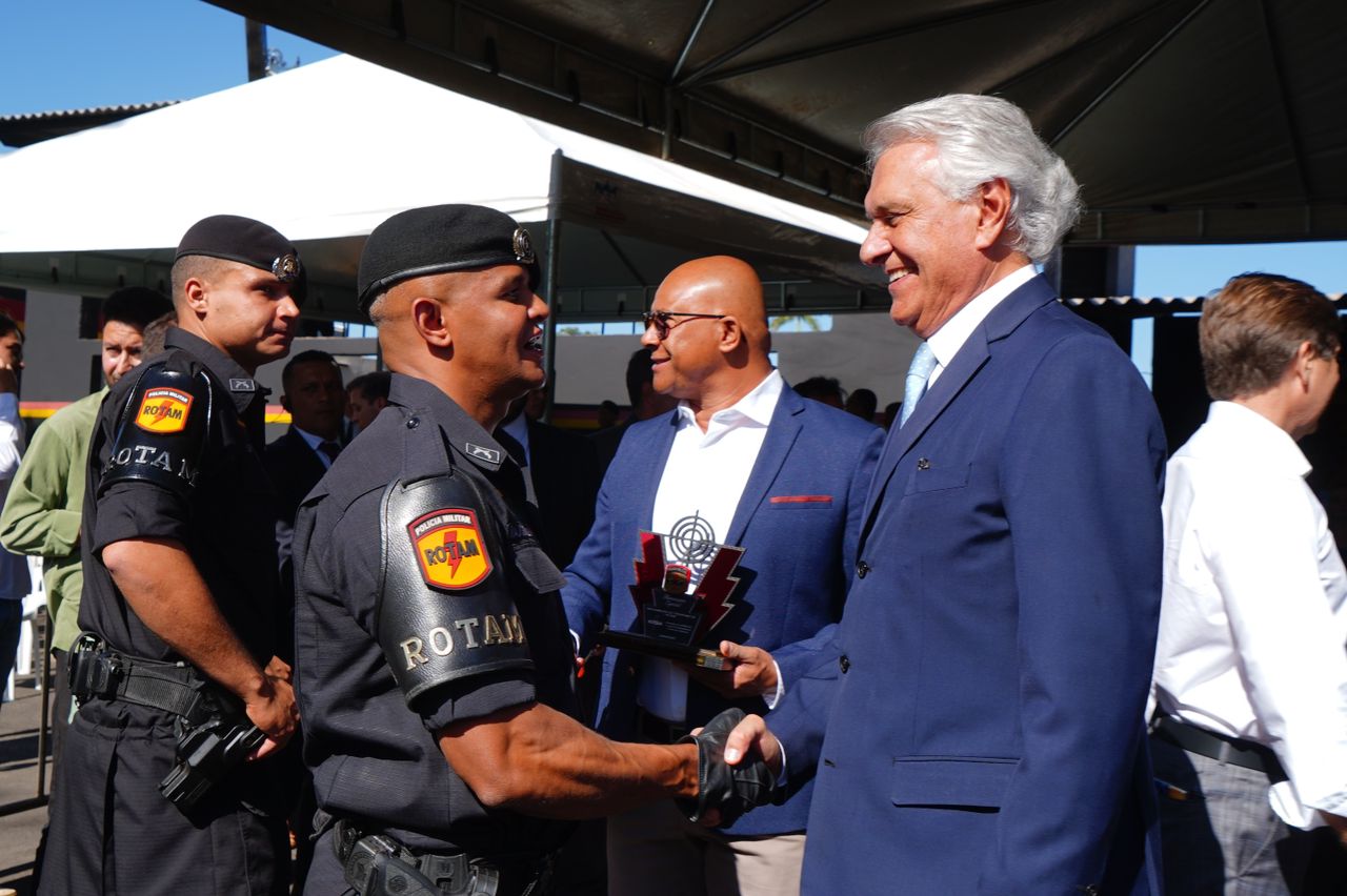 Caiado inaugura o espaço de treinamento de tiros da Rotam. Foto: Júnior Guimarães