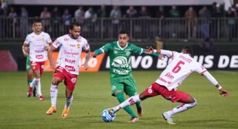 Vila Nova marca no final e vence a Chapecoense no Campeonato Brasileiro da Série B