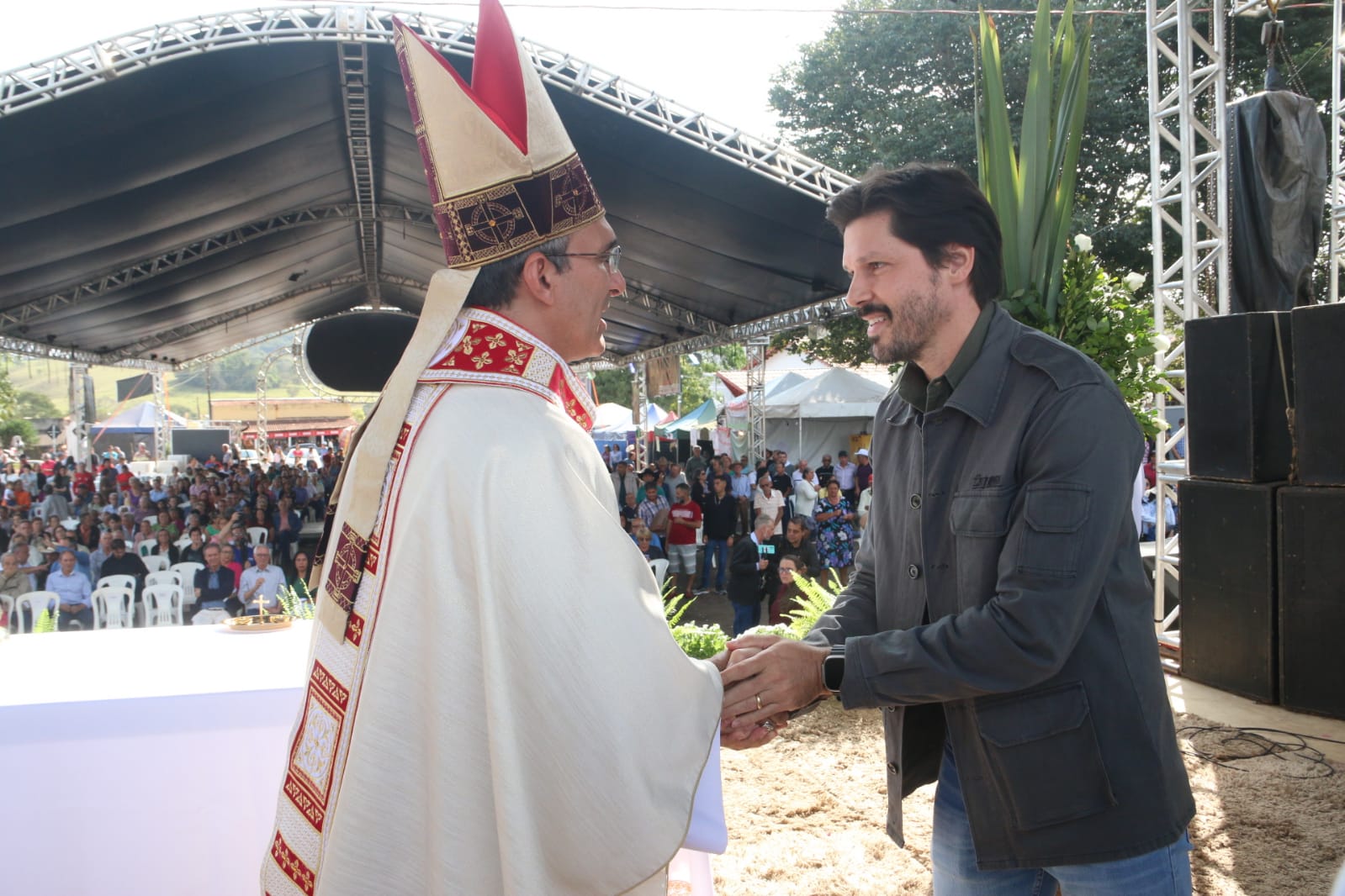 Daniel Vilela participa de festa de carreiros, em Damolândia. Foto: Jota Eurípedes