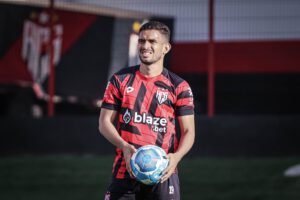 Marco Antônio - Meia - Atlético-GO