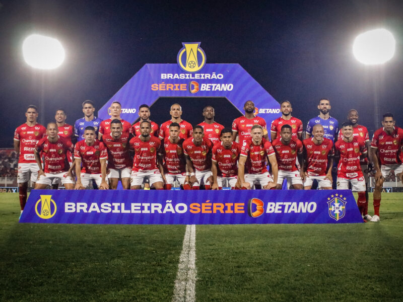 Mesmo sem entrar em campo, Vila Nova volta para liderança do Campeonato Brasileiro Série B