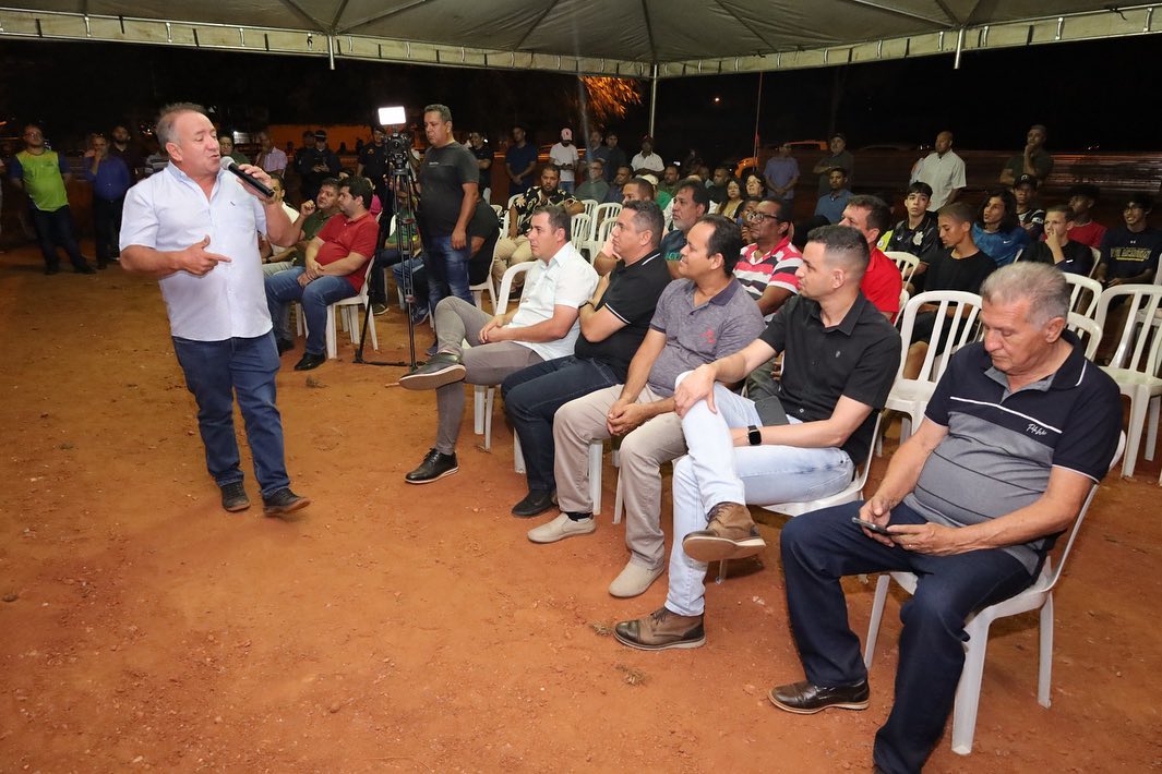 Prefeitura de Aparecida de Goiânia lança obra de campo sintético na Vila Maria