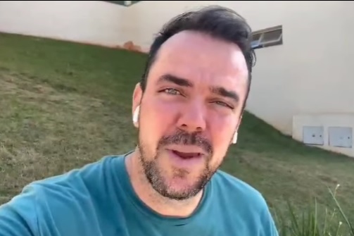 Gustavo Mendanha anuncia que fará live com Vilmar Mariano