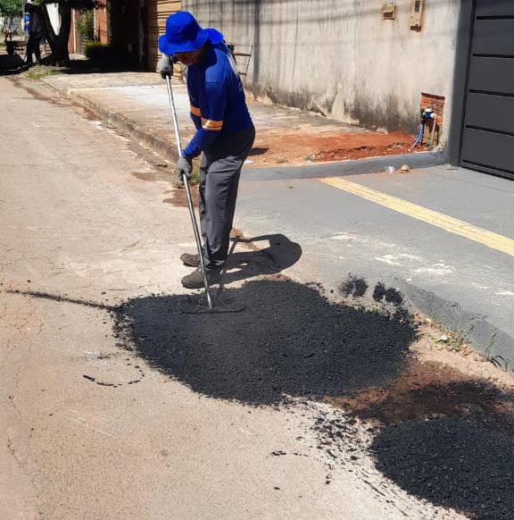 Operação tapa-buracos em Goiânia. Foto: Seinfra