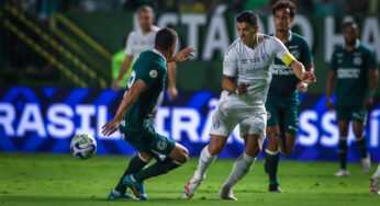 Goiás sai na frente, mas sofre gol nos acréscimos e fica no empate com o Grêmio pelo Brasileirão