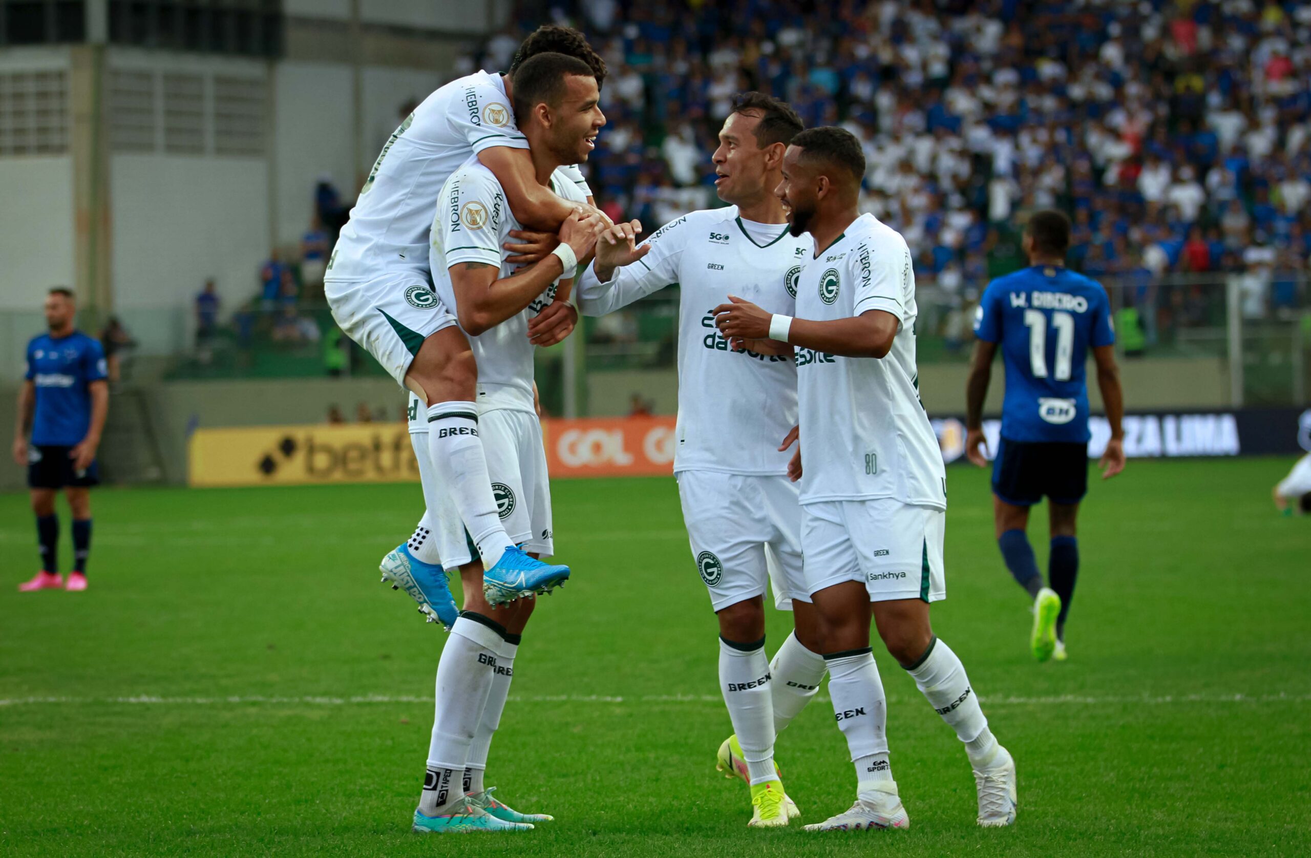 Goiás vence o Cruzeiro em Belo Horizonte e deixa o Z-4 do Campeonato Brasileiro