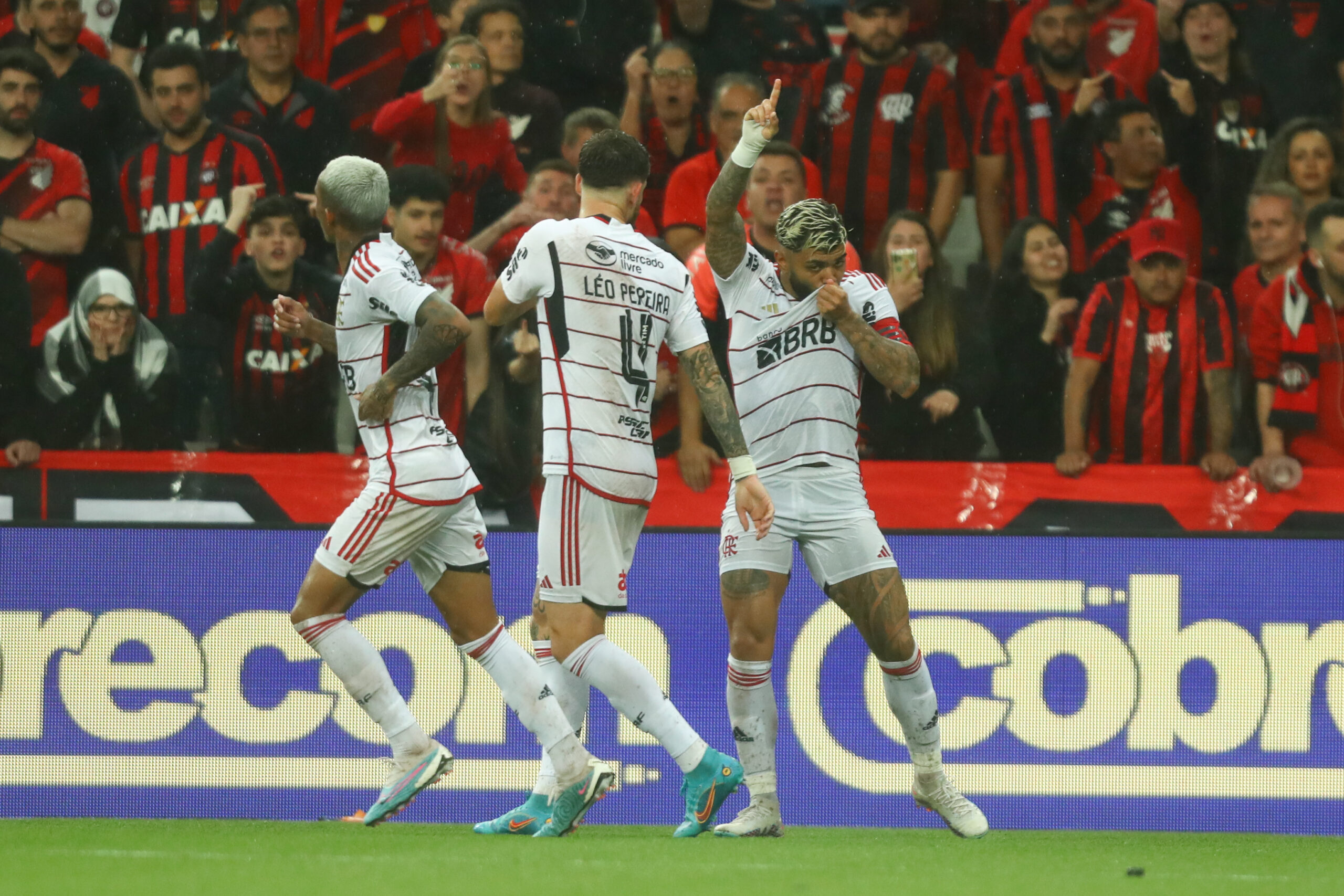 Flamengo e Grêmio conquistam a classificação para as semifinais da Copa do Brasil