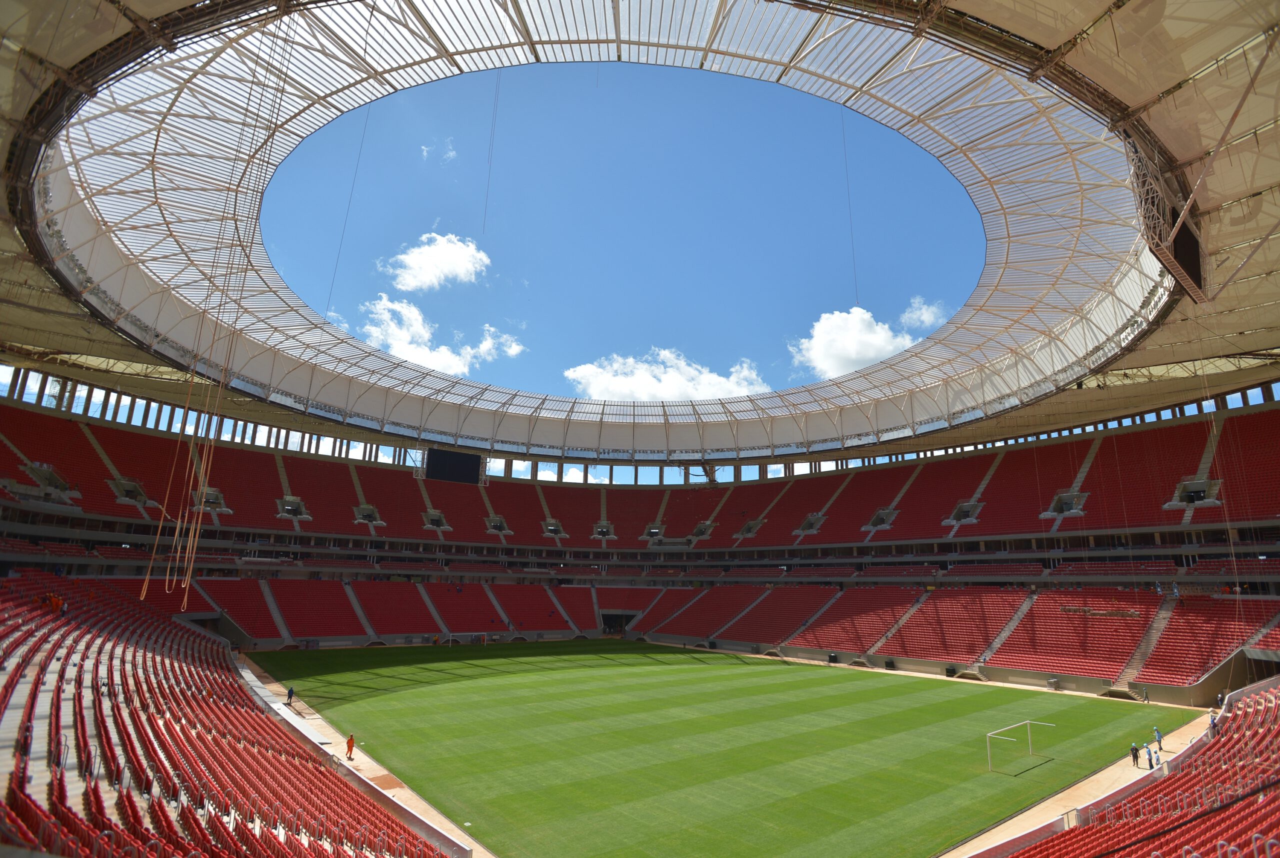 Serrinha, Serra Dourada e até o Mané Garrincha como opções para o Goiás na Sul-Americana