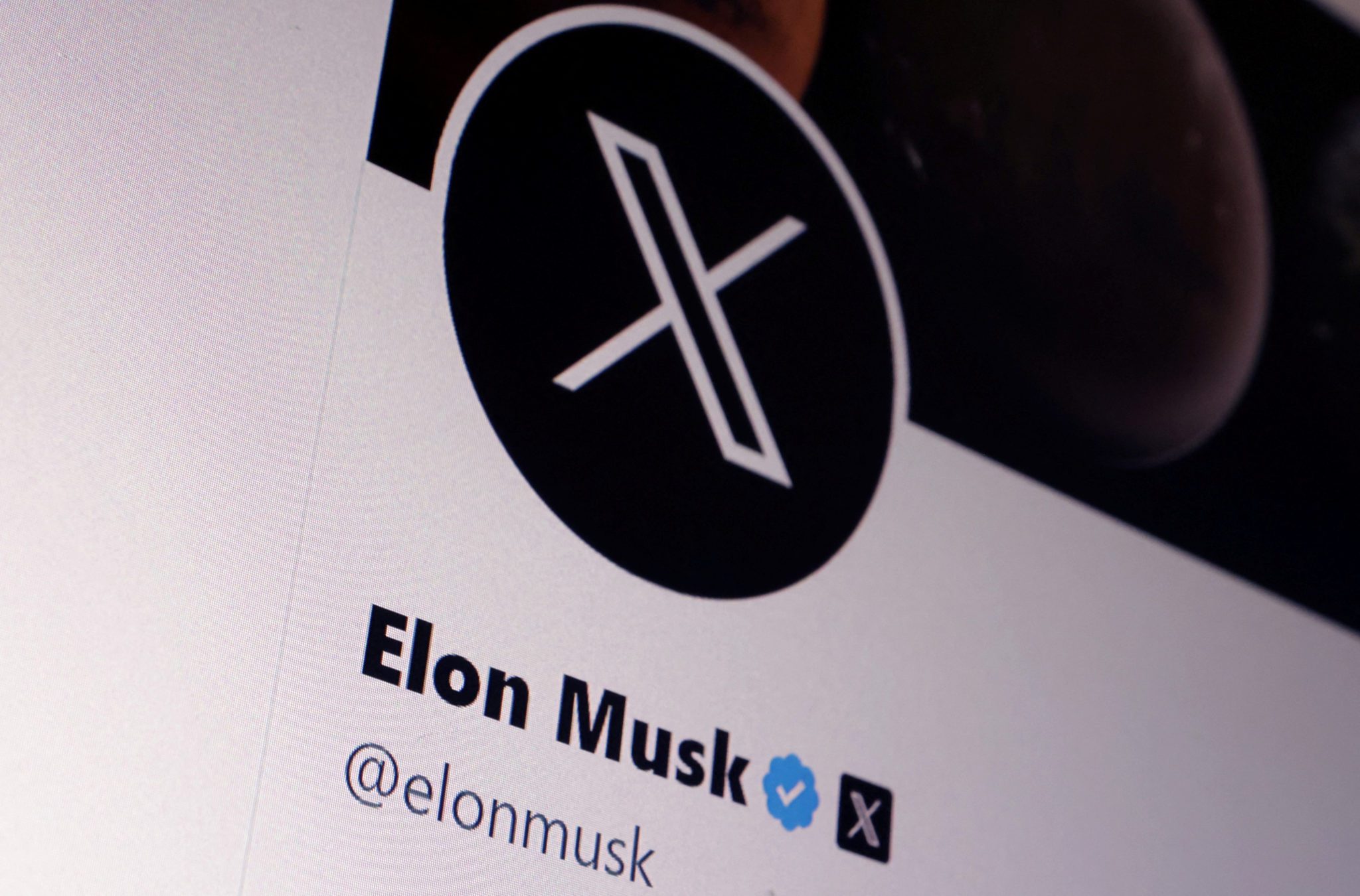 Qual_foi_o_motivo_de_Elon_Musk_para_substituir_o_logo_do_Twitter_por__X__(2)