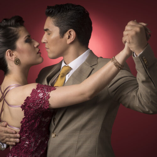 Espetáculo internacional de tango: Corazón de Ouro. Na foto o par Juliano e Paula (Foto Secult).