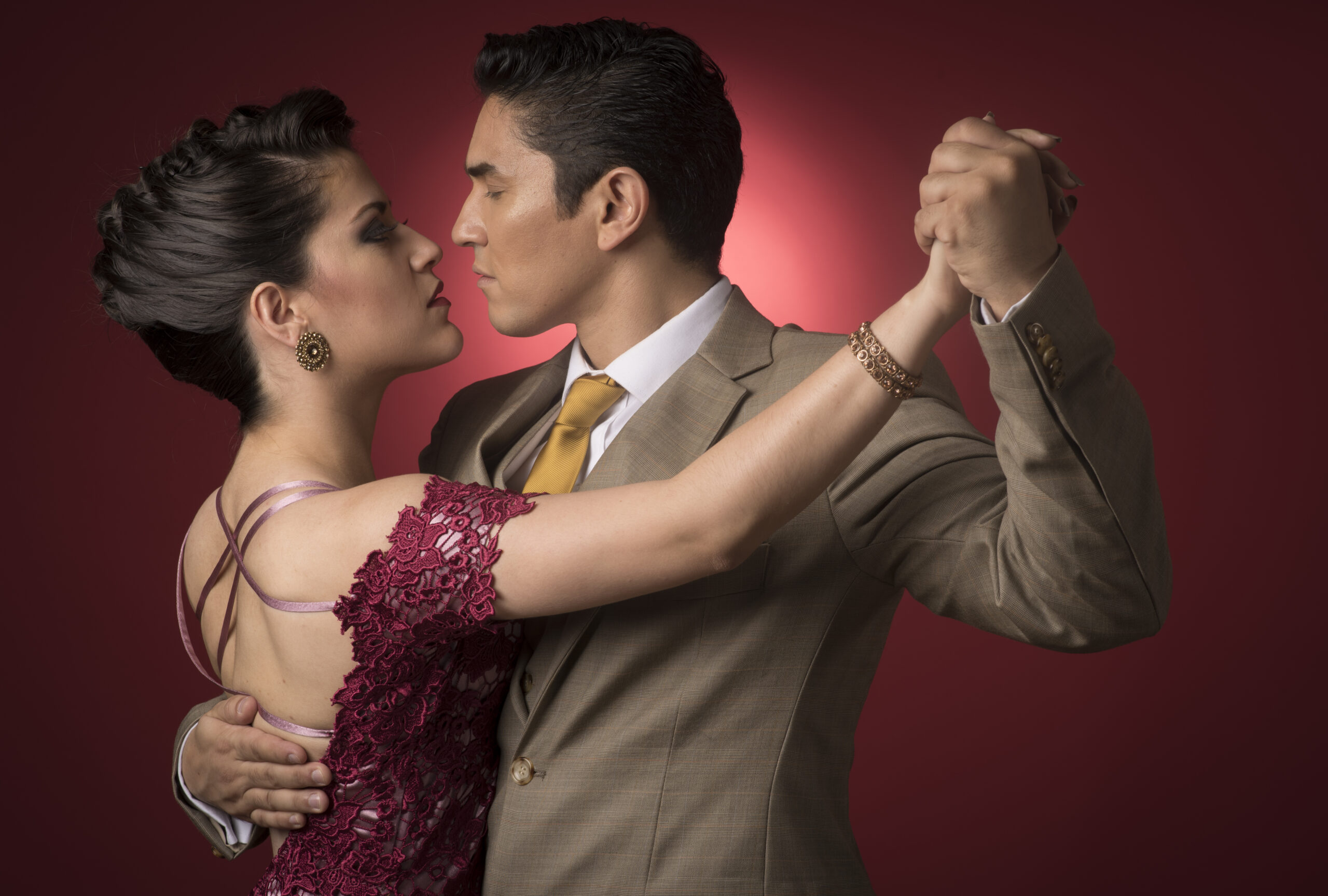 Espetáculo internacional de tango: Corazón de Ouro. Na foto o par Juliano e Paula (Foto Secult).