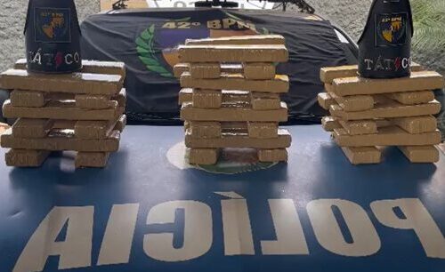 70kg de maconha foi apreendido no Setor Monte Carlo, em Goiânia (Foto PMGO).