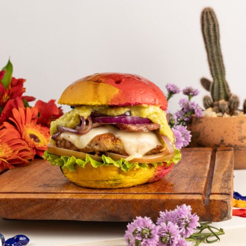 Opções de hambúrgueres estão disponíveis em oito estabelecimentos de Goiânia, no Burger Gourmet Brasil (Foto: Asteca Frida, do Blends Burger).