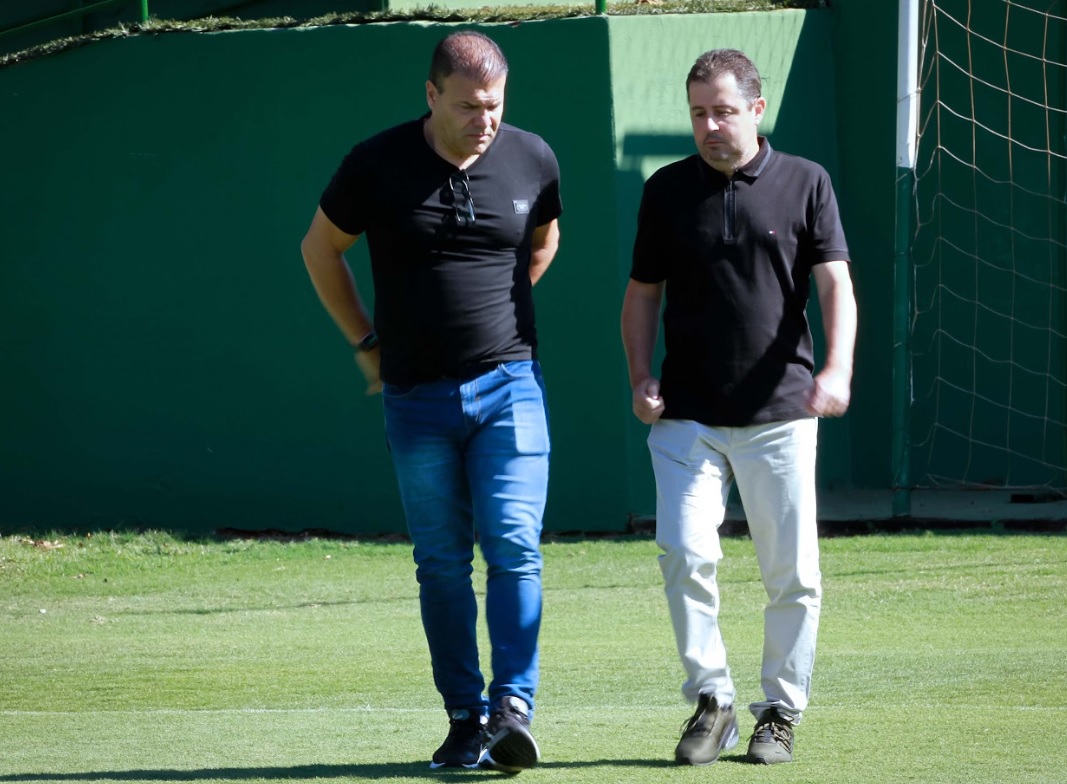 Rebaixamento do Goiás é fruto da falta de um profissional competente no futebol