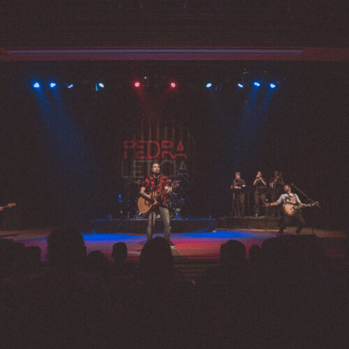 Show da banda Pedra Letícia conta com diversão e som de qualidade (Foto Will Paiva)