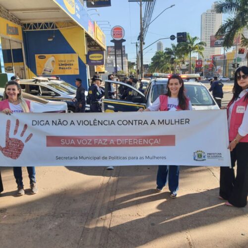 Blitz realizada pela Prefeitura de Goiânia é educativa, em alusão ao mês de conscientização sobre o combate à violência contra a mulher (Foto SMPM).