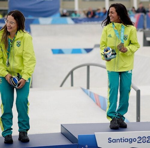 Rayssa Leal e Pâmela Oliveira conquistam ouro e prata no skate nos Jogos do Pan. Foto: Alexandre Loureiro/COB/ rede X