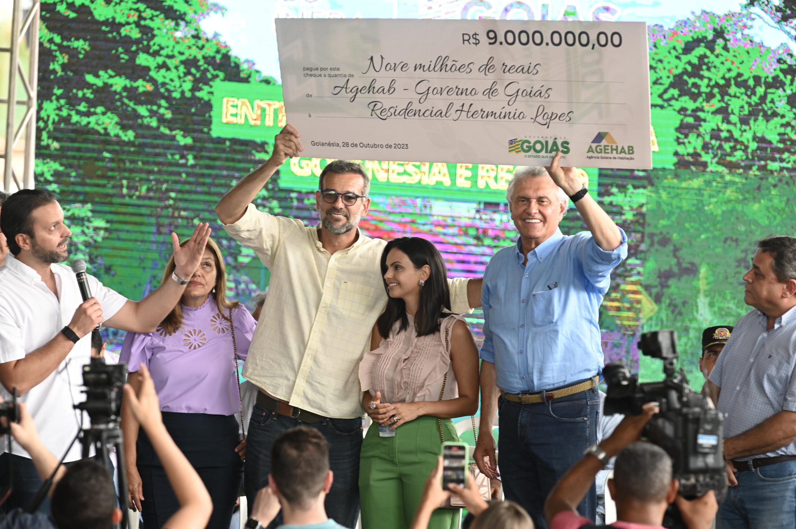 Município de Goianésia recebe 100 km de rodovias novas e benefícios sociais