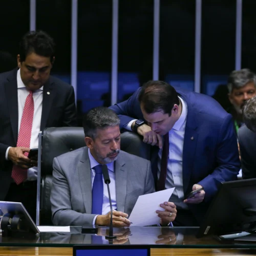 taxação dos super-ricos deputados goianos como votaram