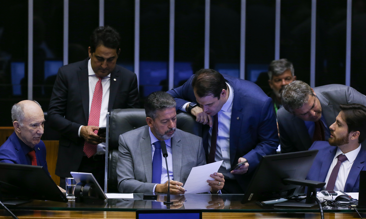 taxação dos super-ricos deputados goianos como votaram