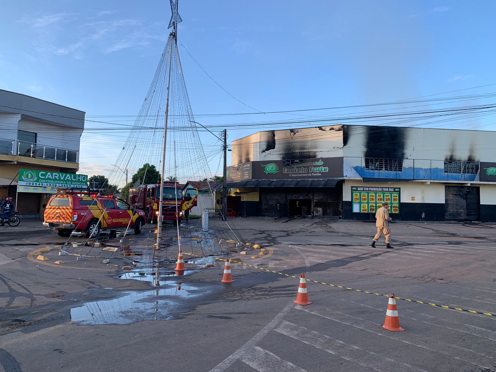 Em Abadia de Goiás, supermercado sofre incêndio na madrugada desta terça (28)