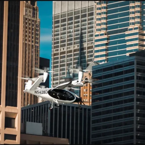 Taxi voador eVTOL da Joby Aviation faz voo de exibição em Nova York. (Foto: Divulgação)