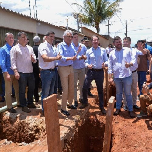 Ronaldo Caiado vistoria obras da rede de esgoto em Anápolis. Foto: Lucas Diener