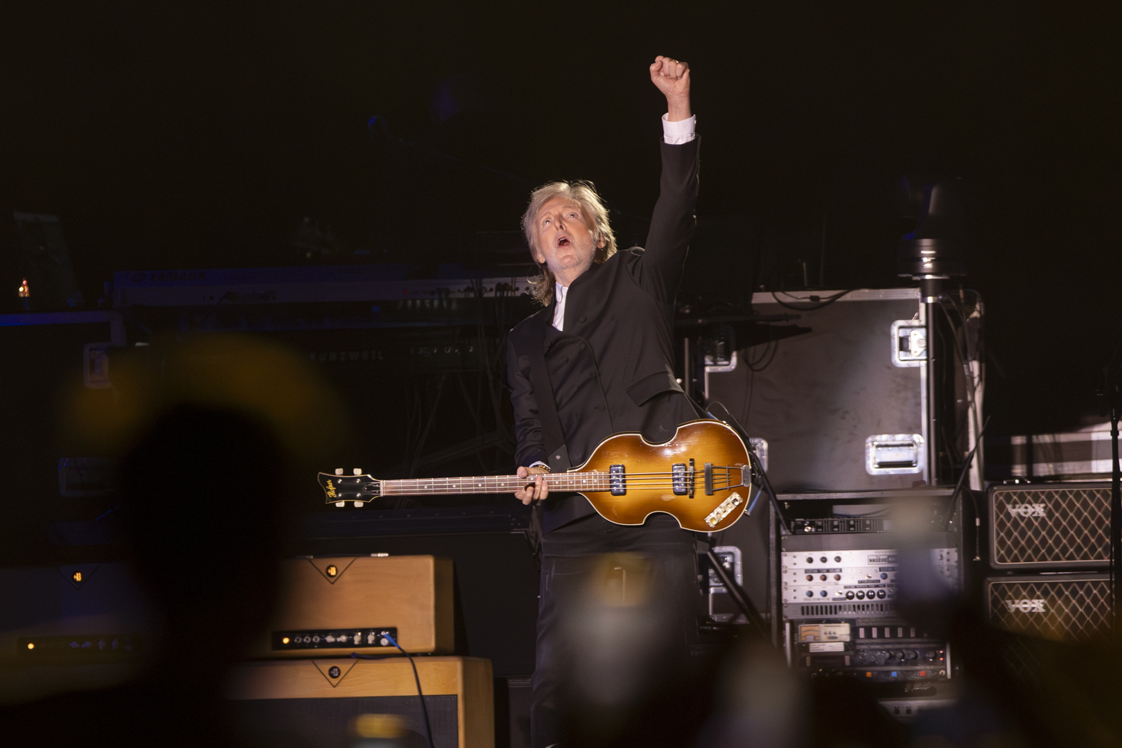 Paul McCartney encerra turnê no Brasil com show histórico no Maracanã