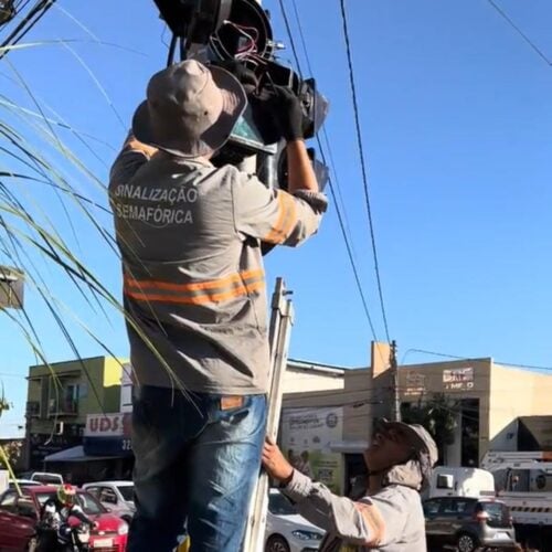 Prefeitura de Goiânia coloca semáforos em 8 cruzamentos do BRT na Praça Cívica. Foto: SMM