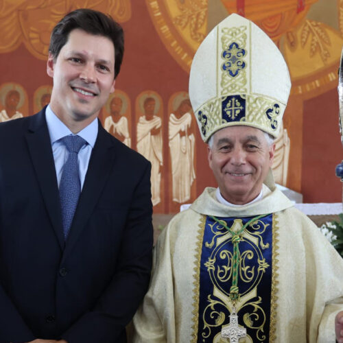 O vice-governador de Goiás, Daniel Vilela, prestigiou, na manhã deste domingo, a acolhida e posse do novo bispo diocesano de Jataí, Dom Joaquim Carlos Carvalho – sucessor de Dom Nélio Domingos Zortea