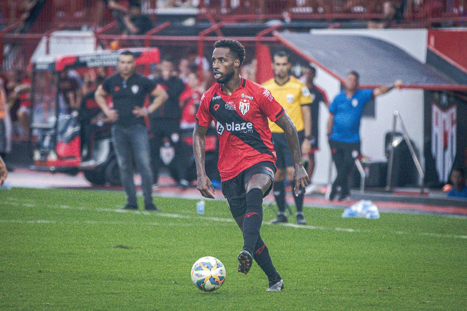 Em seu primeiro clássico contra o Goiás, Guilherme Romão lamenta empate