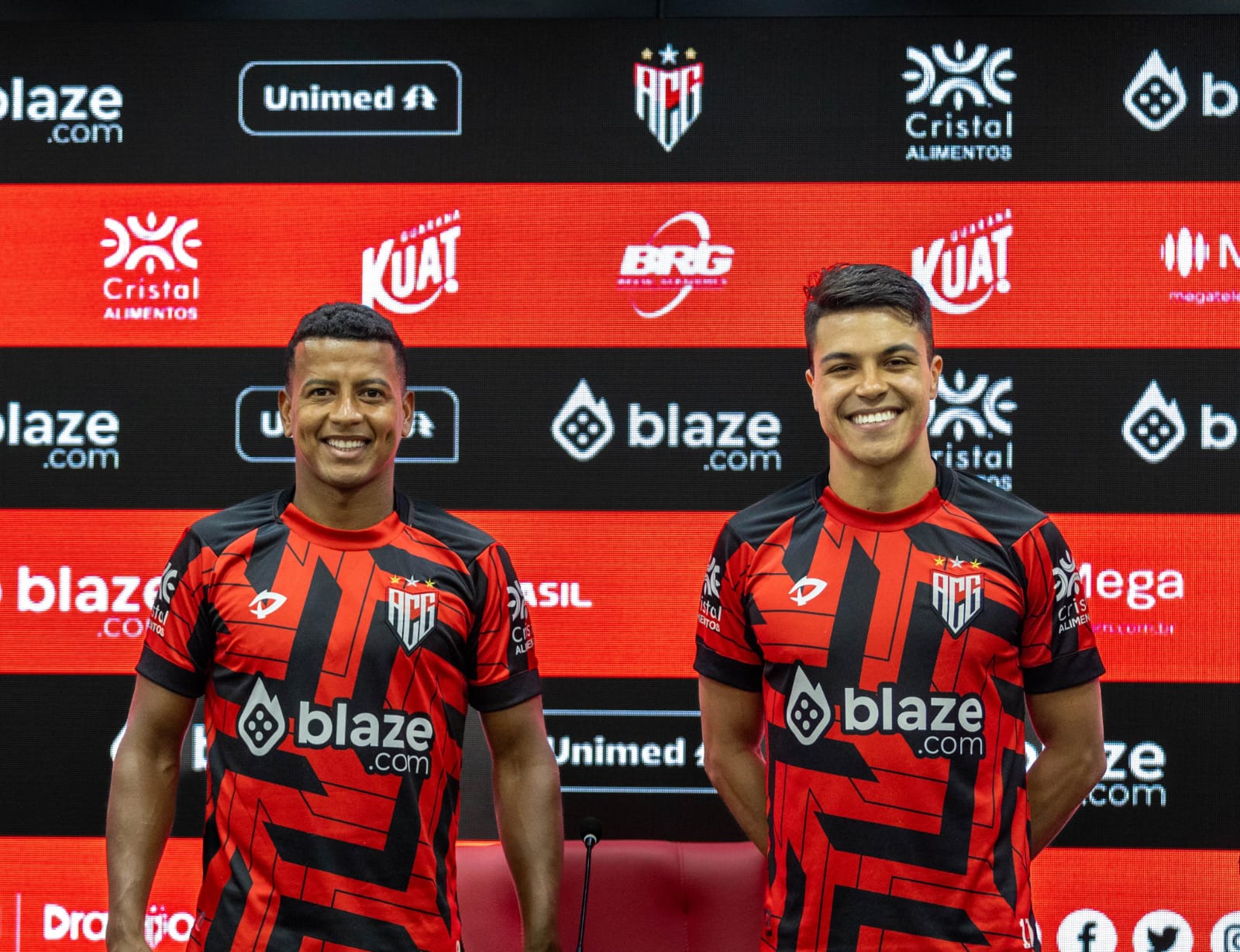 Atlético-GO apresenta Roni e Maguinho, que demonstram animação com oportunidade: “Time de outro nível”